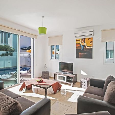 Avra Villas Paralimni Buitenkant foto