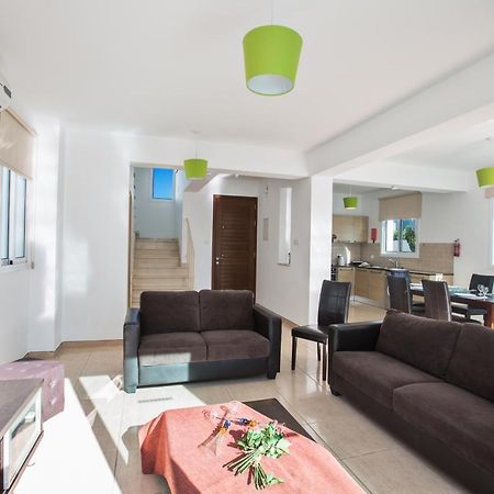 Avra Villas Paralimni Buitenkant foto