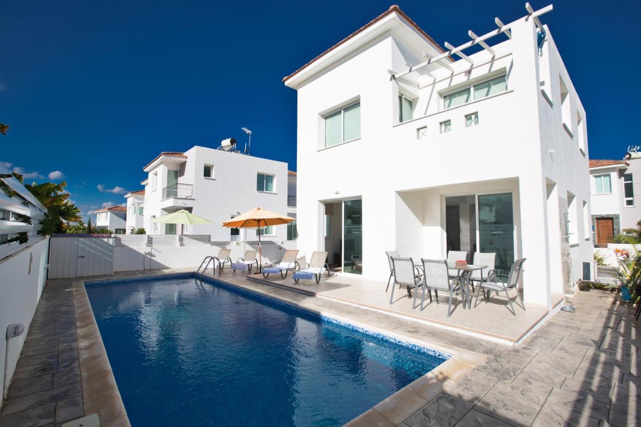 Avra Villas Paralimni Buitenkant foto